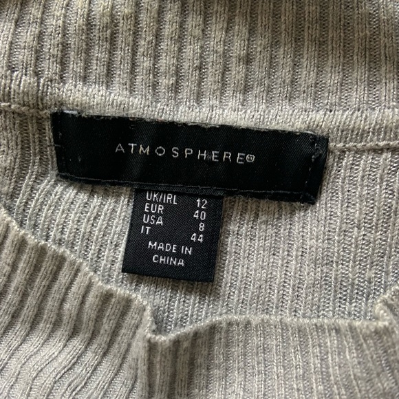 Light gray long sleeve from Atmosphere - Picture 2 of 2